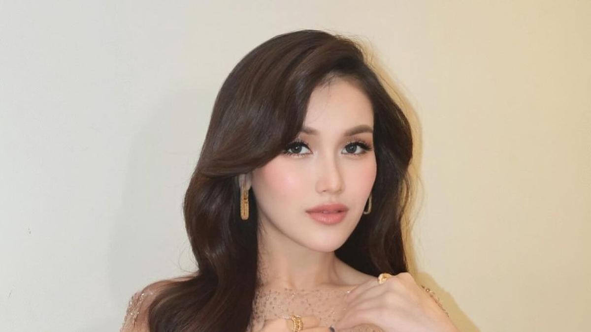 Makin Cantik, 6 Potret Ayu Ting-Ting Tampil Bak Princess dengan Gaun ...