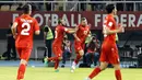 Pemain makedonia, Goran Pandev (2kiri) merayakan gol rekannya Stefan Ristovski saat melawan Spanyol pada kualifikasi Piala Dunia 2018 grup G di Philip II National Stadium, Skopje, MaKedonia, (11/6/2017). (AP/Boris Grdanoski) 