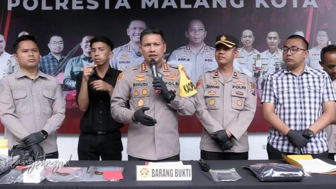 Kapolresta Malang Kota Kombes Pol Budi Hermanto atau Buher mengumumkan hasil Labfor Polda Jatim terkait penyebab kebakaran di Malang Plaza pada 2 Mei 2023. (Istimewa).