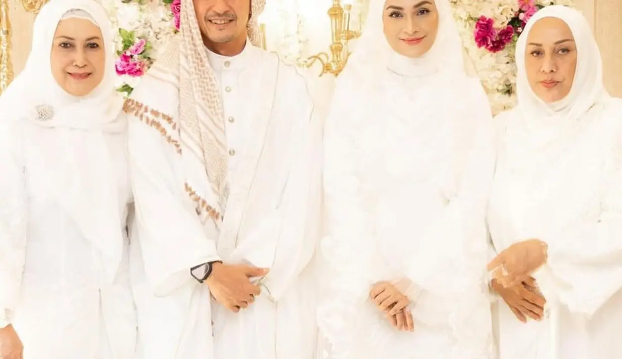 Putri Zulhas selesaikan makeup pengantinnya dengan lipstik nude peach yang bikin tampil cantik natural [@putri_zulhas]