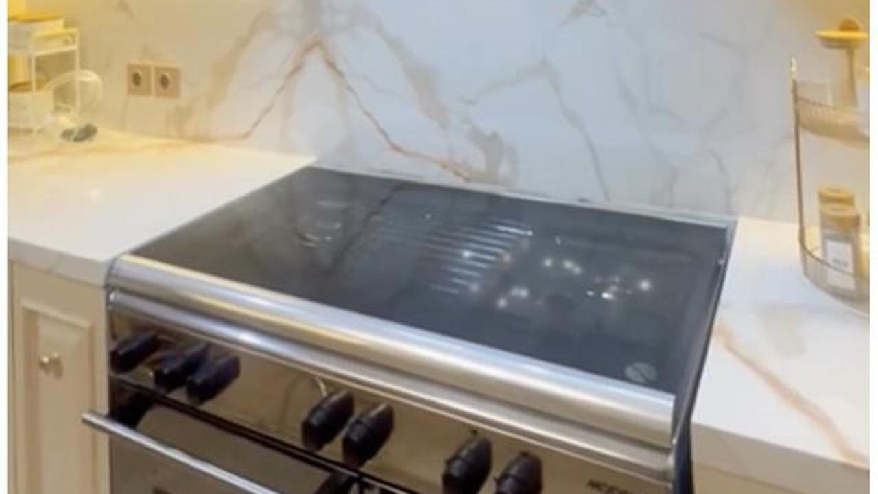 8 Potret Dapur Rumah Krisdayanti Usai Renovasi, Bergaya Klasik Modern