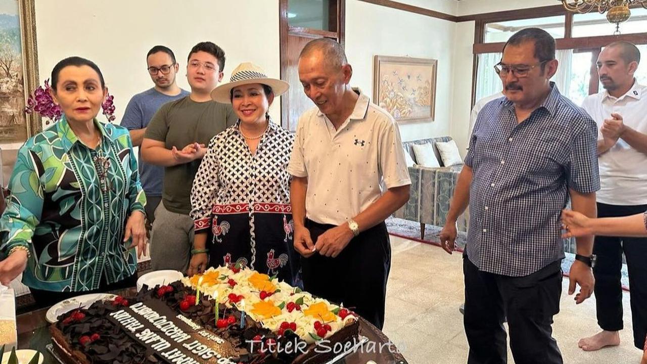 Titiek Soeharto mengatakan yang berulang tahun tersebut adalah sang kakak. <br>