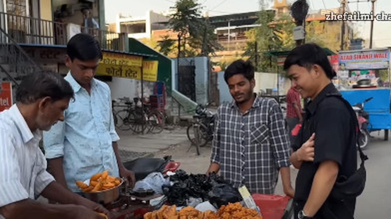 Unik Banget, Beli Gorengan untuk Takjil di India Sistemnya Pakai Timbangan