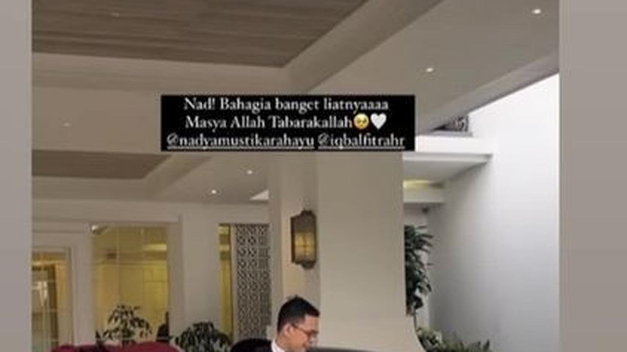 Syaki Kini Punya Ayah Baru, Berikut ini 9 Potret Pernikahan Nadya Mustika & Iqbal Rosadi