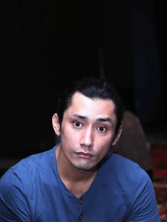 Ditemui di kantor Rapi Films, kawasan Cikini, Jakarta Pusat, Rabu (23/12/2015), artis berusia 33 tahun ini mengaku enggan berlama-lama untuk meminang sang kekasih. Terlebih di usianya yang sudah cukup matang. (Nurwahyunan/Bintang.com)