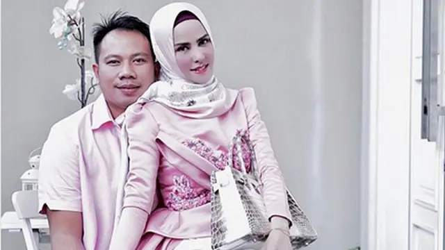 [Bintang] Angel Lelga dan Vicky Prasetyo