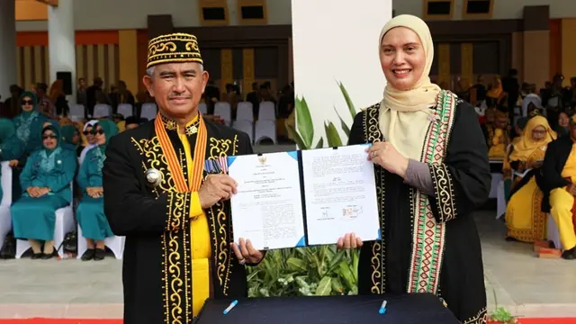 Wali Kota Khairul Berikan 63 Penghargaan dan Tandatangani 18 Prasasti