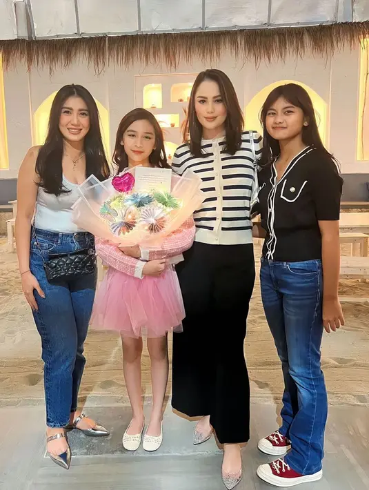 Jennifer Dunn dan putrinya (Sumber: Instagram/jeje_haris89)