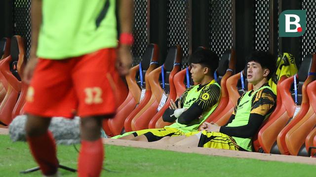 Foto: Melihat Aktivitas Cyrus Margono di Bench Pemain Persija, Masih Menanti Debut
