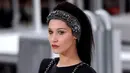 “Ayahku merupakan pengungsi saat dia pertama kali datang ke Amerika, jadi itu merupakan hal yang sangat dekat bagiku dan saudara-saudaraku (Gigi dan Anwar Hadid),” ucap Bella Hadid yang dilaporkan Pink Villa (5/4/2017). (AFP/Bintang.com)