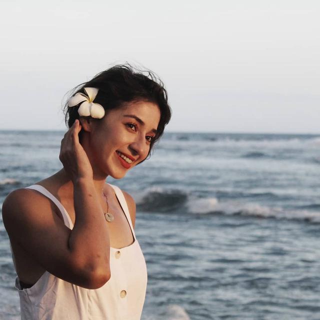 6 Potret Farali Khan, Saudara Perempuan Miller Khan dan Aliff Alli yang Jarang Tersorot