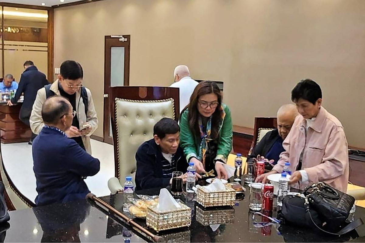 Rodrigo Duterte ditangkap atas perintah Mahkamah Internasional