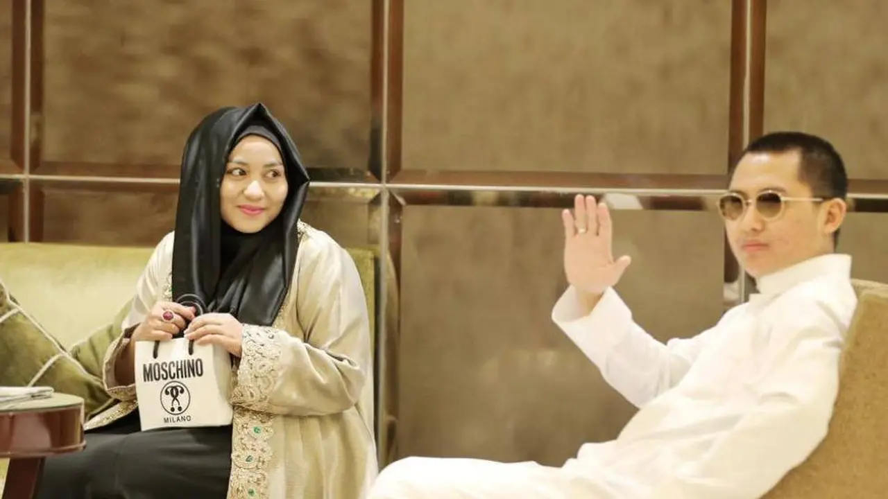 [Bintang] Foto Bos First Travel, Anniesa Hasibuan dengan Kehidupan Mewahnya
