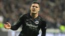 2. Luka Jovic (Striker) - Pemain berusia 21 tahun ini resmi menjadi skuat Los Blancos usai Real Madrid menggelontorkan dana sebesar 60 juta euro untuk Franfurt. (AFP/Daniel Roland)