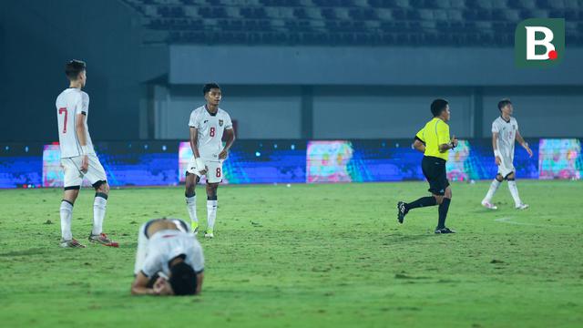 Foto: Wajah Lesu dan Kecewa Skuad Timnas Indonesia U-17 Setelah Dipermalukan China