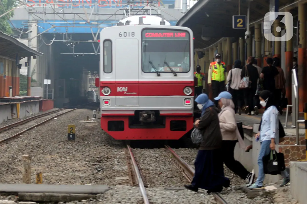 Polemik Impor 29 Unit Rangkaian KRL Bekas dari Jepang