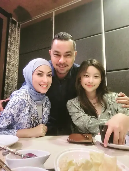 Riasan juga mempengaruhi tampilan awet muda Anissa Trihapsari yang fresh dan muda  (Foto: @hapsarianissa29)