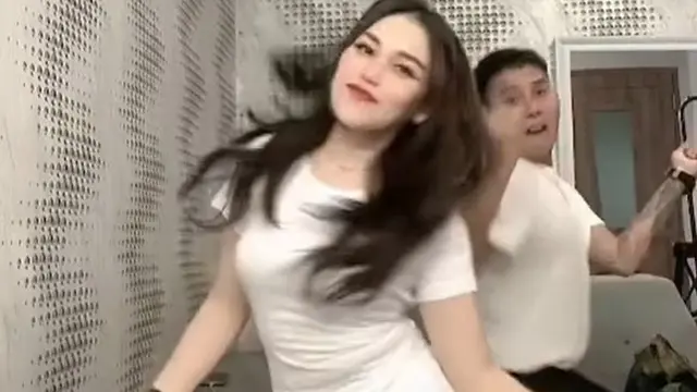 Ayu Ting Ting ala dancer (TikTok/ayutingting)