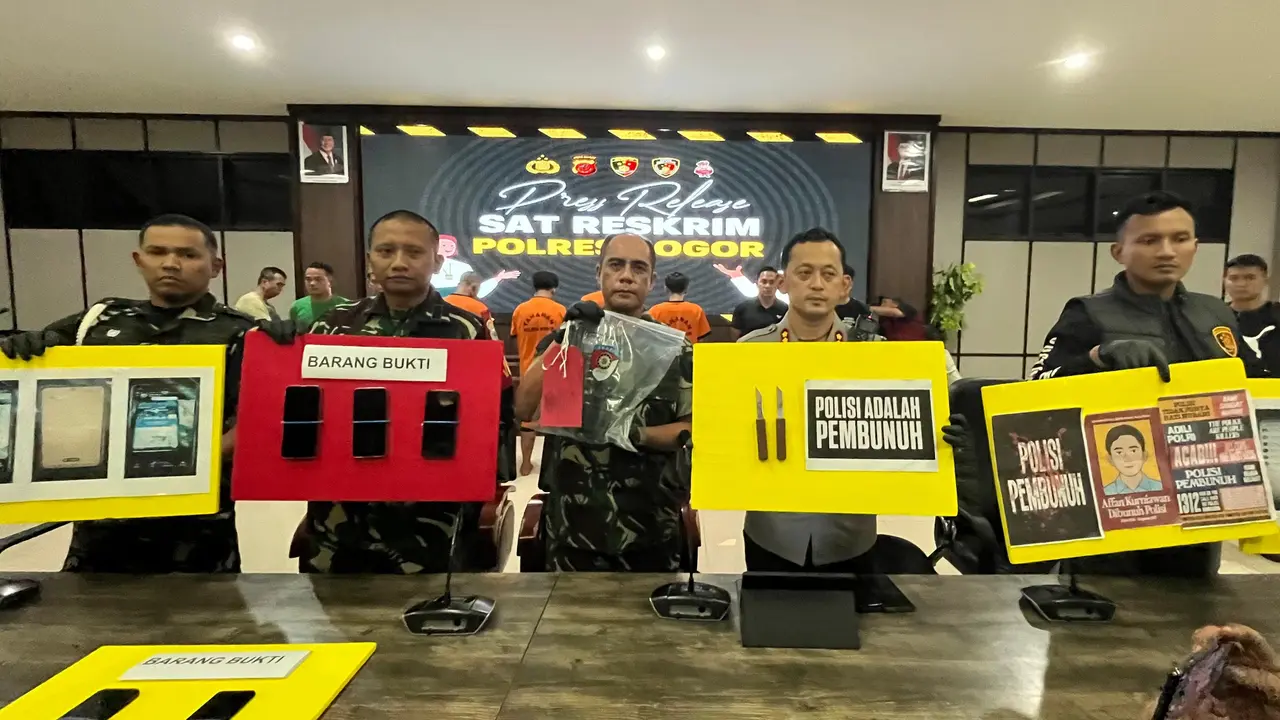 Polres Bogor menangkap belasan orang diduga sebagai provokator dan merencanakan serangan Markas Satuan Latihan Brimob Cikeas, Kabupaten Bogor.