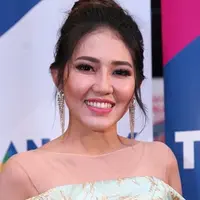 Via Vallen dan Raisa (Bintang Pictures)