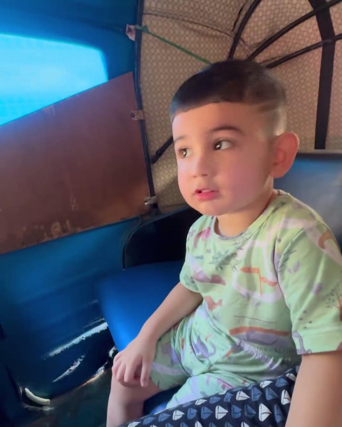 7 Potret Kay Anak Faisal Haris dengan Jennifer Dunn Naik Bajaj, Bikin Gemas Dikira Tuk Tuk Thailand