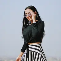 ilustrasi perempuan cantik/Photo by Mohammed Hassan on Unsplash