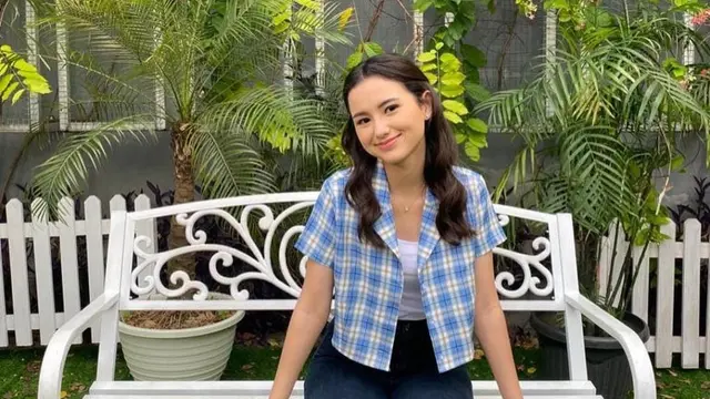 Inspirasi Gaya Sarah Menzel Kekasih Azriel