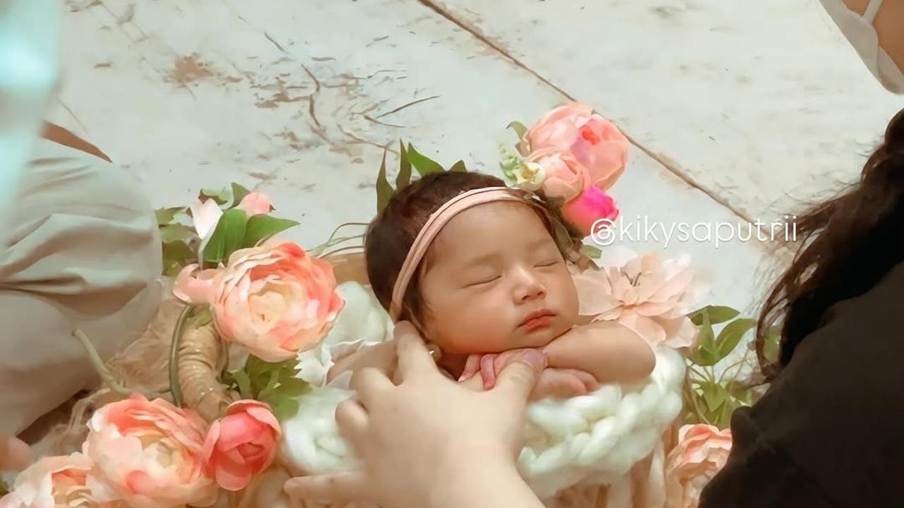 Potret Newborn Baby Kayya Anak Kiky Saputri, Dipuji Terlihat Cantik Sejak Bayi dan Bikin Gemas Netizen