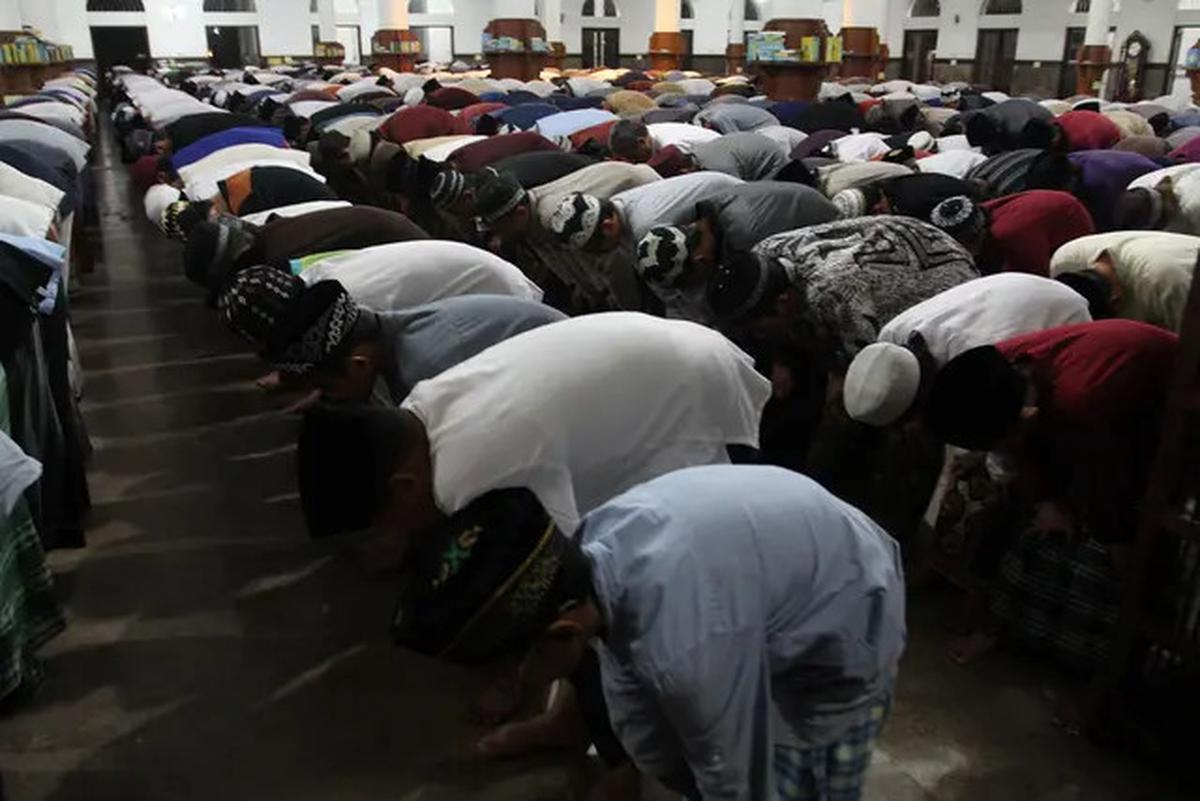 Tata Cara Sholat Gerhana Bulan, Niat dan Jumlah Rakaatnya