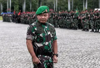 Kepala Staf Angkatan Darat (KSAD) Jenderal TNI Dudung Abdurachman saat memimpin Apel Gelar Kesiapsiagaan TNI Angkatan Darat di Lapangan Monumen Nasional (Monas), Jakarta Pusat, Rabu (26/10/2022). Dalam apel tersebut KSAD menekankan enam hal yang harus menjadi perhatian khusus TNI AD. (Liputan6.com/Johan Tallo)