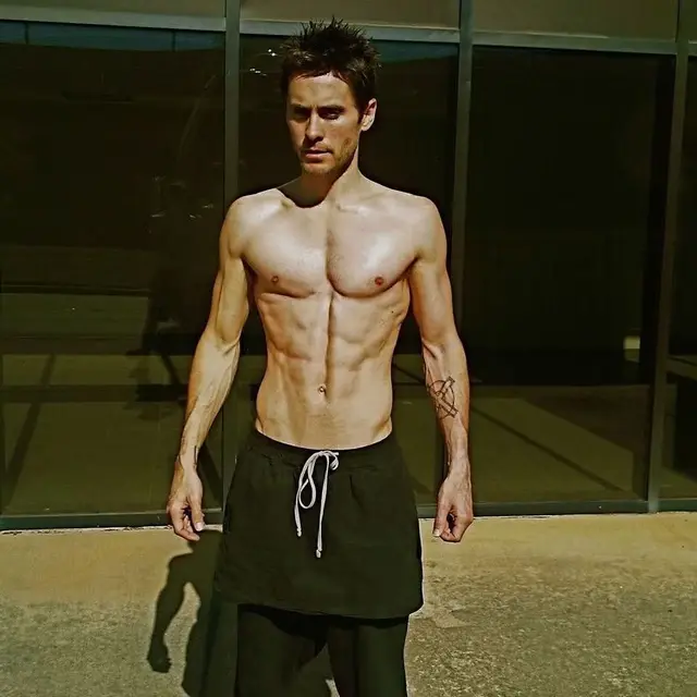Pesona Jared Leto (sumber: Instagram/@jaredleto)