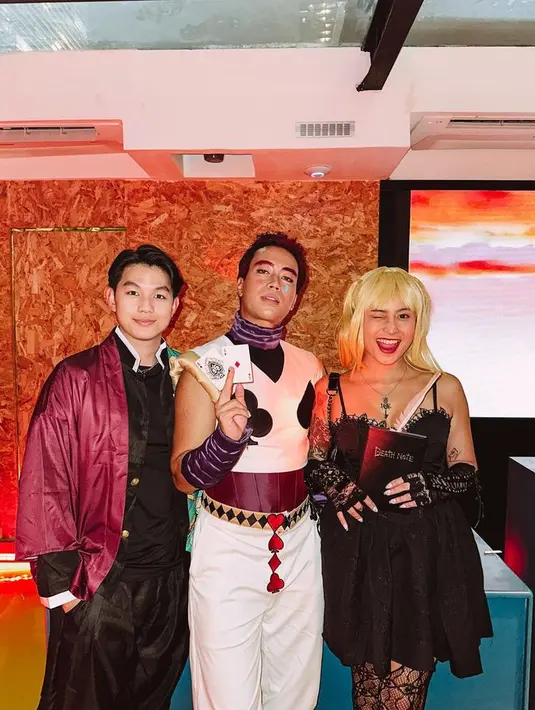 Karin Novilda cosplay jadi Misa Amane. [Foto: @narinkovilda]