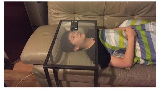 Terlalu Kreatif, 10 Potret Kelakuan Orang Malas Ini Bikin Tepuk Jidat