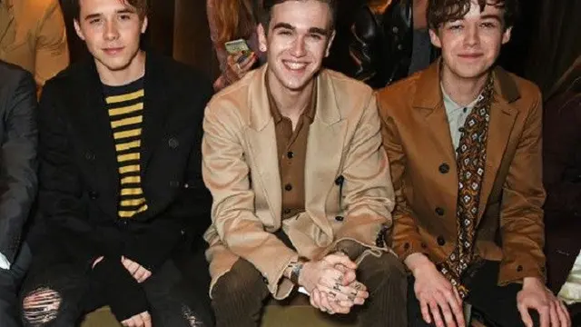 [Bintang] Editor Says: Bukan Cuma Jago Akting, Aktor Muda British Ini Juga Miliki Gaya yang Fashionable