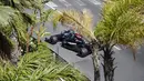 Pembalap Mercedes Valtteri Bottas mengemudikan mobilnya pada latihan bebas kedua untuk balapan F1 GP di Sirkuit Monaco, Monaco, Kamis (20/5/2021). F1 GP Monaco akan berlangsung pada 23 Mei 2021. (AP Photo/Luca Bruno)