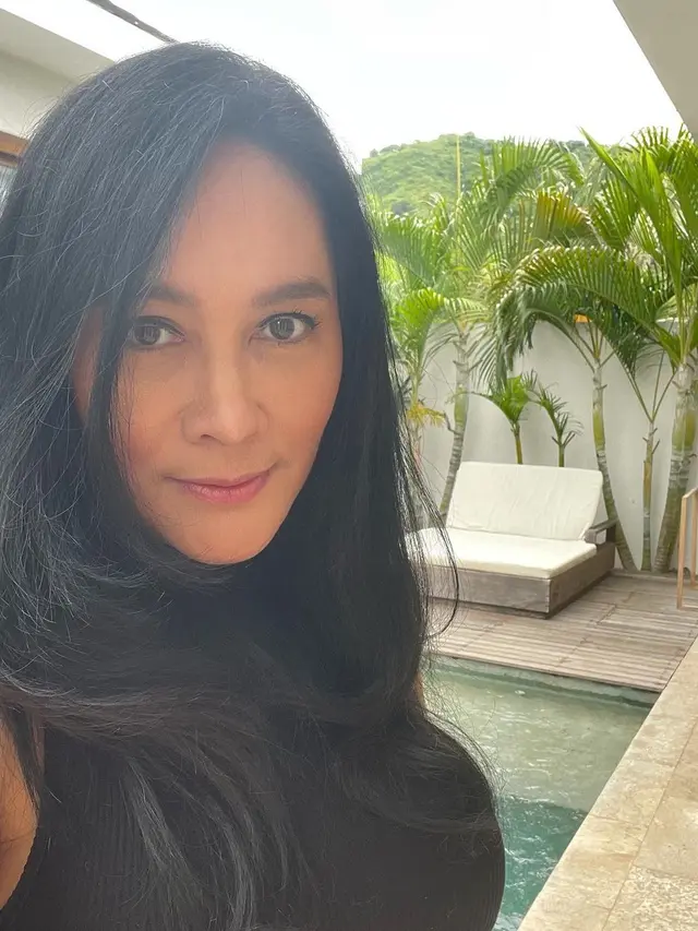 [Fimela] Potret Pungky Sukmawati, mantan pacar Ahmad Dhani