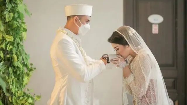 Nadeo Argawinata dan Destia Sari