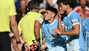 Phil Foden Kena Kartu Merah, Bruno Fernandes Lolos dari Hukuman, Begini Penjelasan Premier League