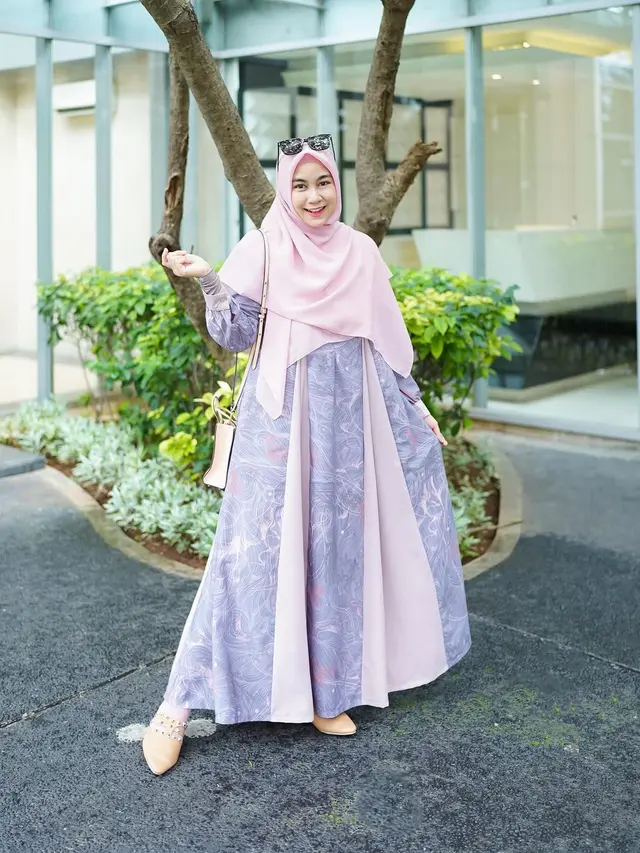 6 Inspirasi Baju Gamis ala Anisa Rahma