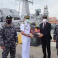 Dubes RI Colombo Lepas Keberangkatan KRI Bung Tomo-357 dari Hambantota. Dok: Kemlu/KBRI Colombo