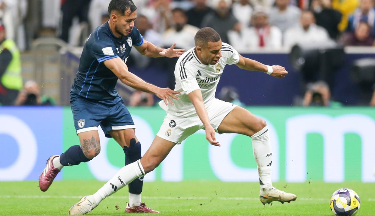 Gol-gol kemenangan Real Madrid dalam laga ini disumbang oleh Kylian Mbappe pada menit 37, Rodrygo Goes (53’) dan Vinicius Jr (84’). (AP Photo/Hussein Sayed)