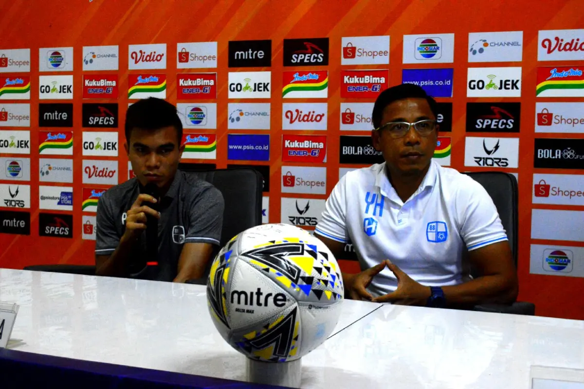Yunan Helmi, Paulo Sitanggang, Barito Putera
