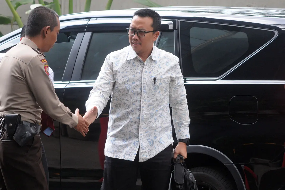 Menpora Imam Nahrawi, menyapa polisi. (Merdeka.com/Dwi Narwoko)