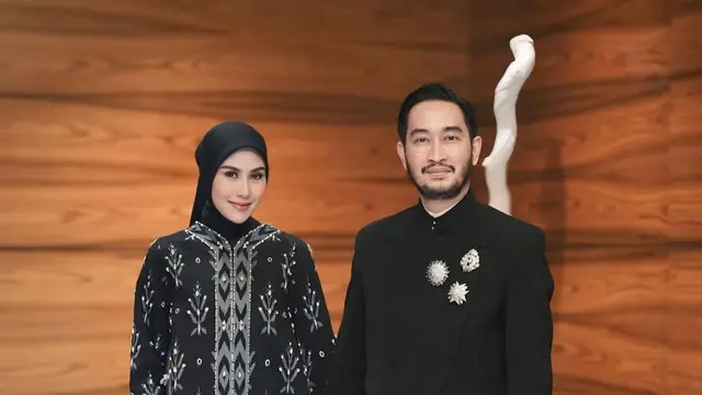 Model Kebaya Couple untuk Lebaran Ala Syahnaz dan Jeje (credit: instagram/syahnazs)