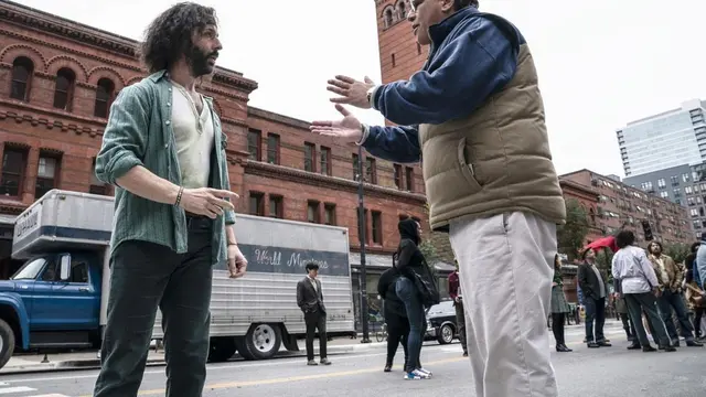 Aaron Sorkin di lokasi syuting The Trial of the Chicago 7. (Foto: Dok. Paramount Pictures/ DreamWorks Pictures/ IMDb)