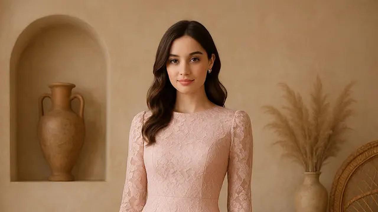Trend Long Dress Brokat 2025 Warna Pastel dan Model Mermaid Lagi Naik Daun