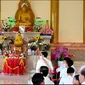 Perayaan Hari Waisak oleh umat Buddha di Kota Tomohon, Sulut, Minggu (4/6/2023).