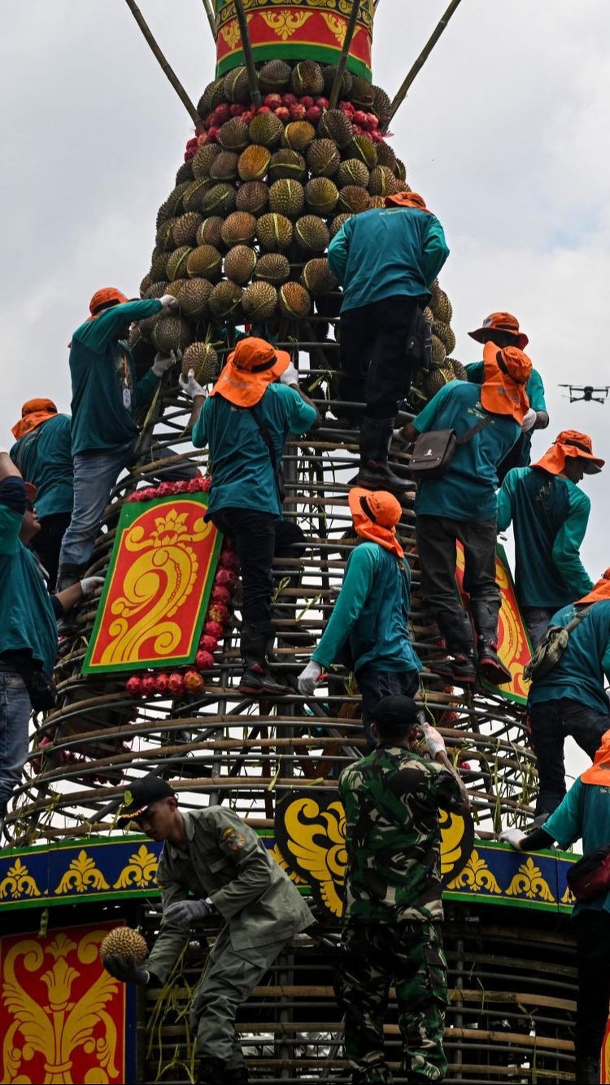 Durian sendiri dipuji sebagai "raja buah-buahan" karena memiliki daging buahnya yang lembut dan beraroma khas yang kuat.&nbsp;Foto: JUNI KRISWANTO / AFP<br>