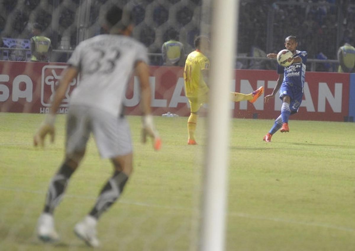 Duel seru Persib vs Sriwijaya FC di final Piala Presiden