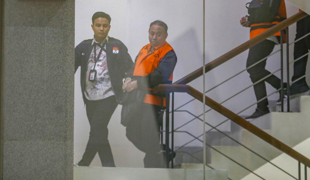 KPK Tahan Rektor Unsoed Usai OTT Penerimaan Mahasiswa Baru